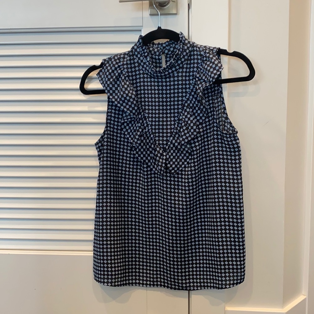 Like new! Who What Wear women’s high neck tank top XS